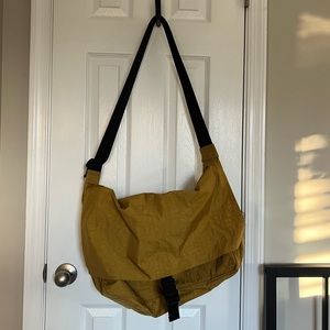 Discontinued Baggu Travel Messenger Bag
